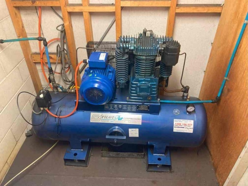 Compressor With Air Dryer