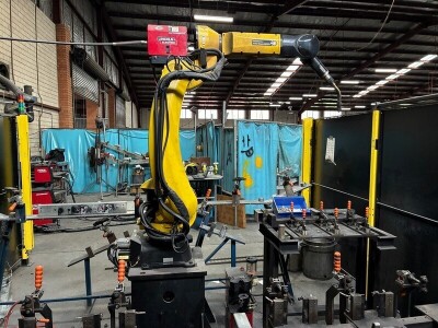 Fanuc Arc Mate 120 ID Robotic Welding Station - 4