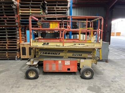 JLG CM-2558 Commander Sizzor Elevating Work Platform - 2