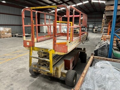 JLG CM-2558 Commander Sizzor Elevating Work Platform - 4