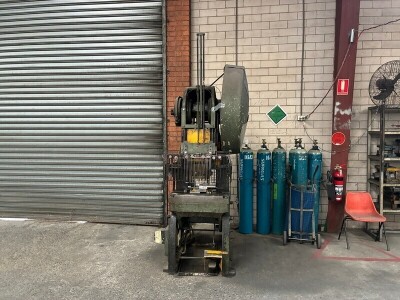 William Wallbank & Sons 353A Hydraulic Press - 2