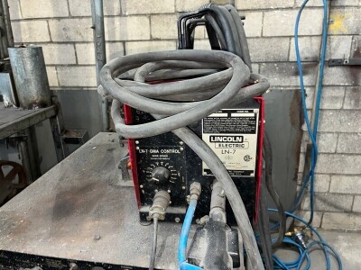 Lincoln Electric Idealarc R3S-325 Welder - 3