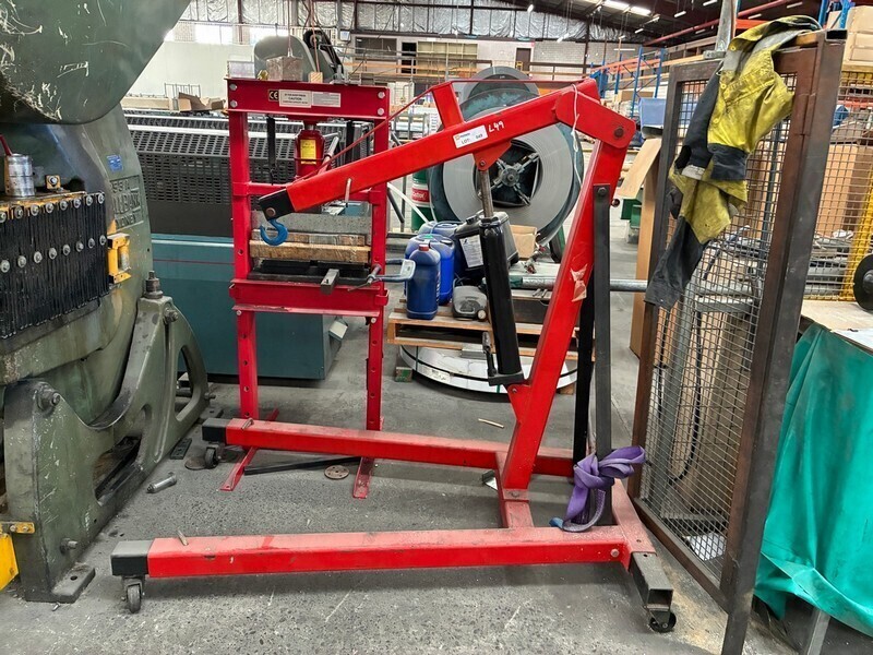 Armstrong Engine Crane