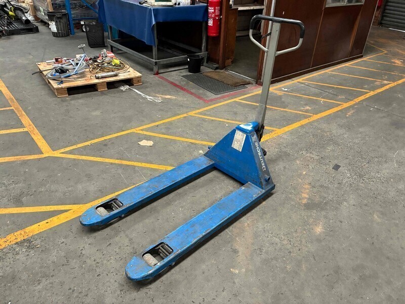 Deutsche 2500 Series Pallet Jack
