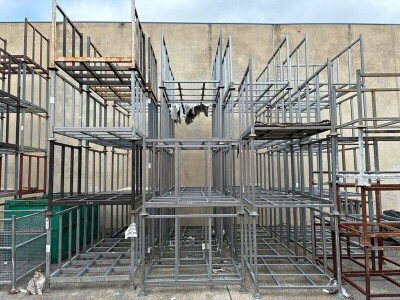 Stillages