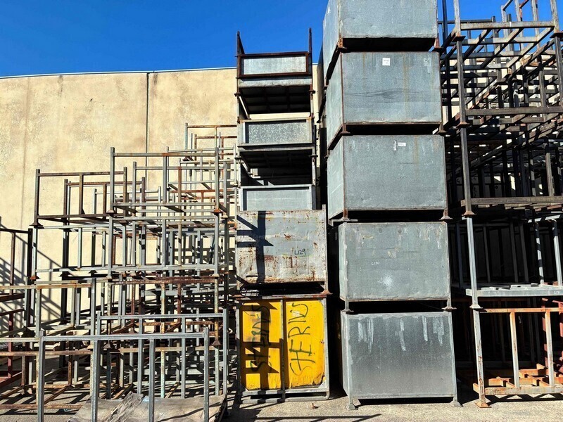 Stillages