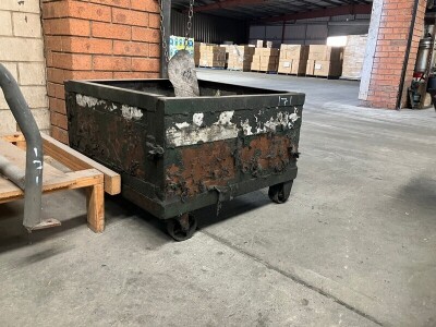 Work Bench And Bin Trolley - 4