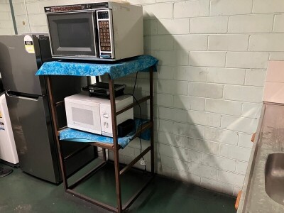 Assorted Microwave And Sandwich Press - 6