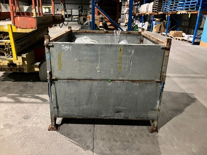Stillage Bin And Barrel Drums