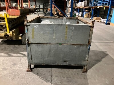 Stillage Bin And Barrel Drums
