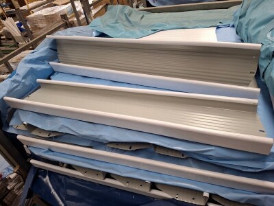 Square Metal Coping 985Mm White - 3
