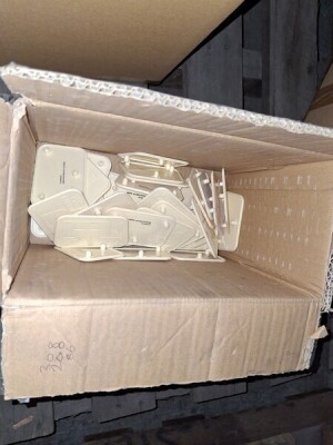 Pallet Of Assorted Connectors - 11