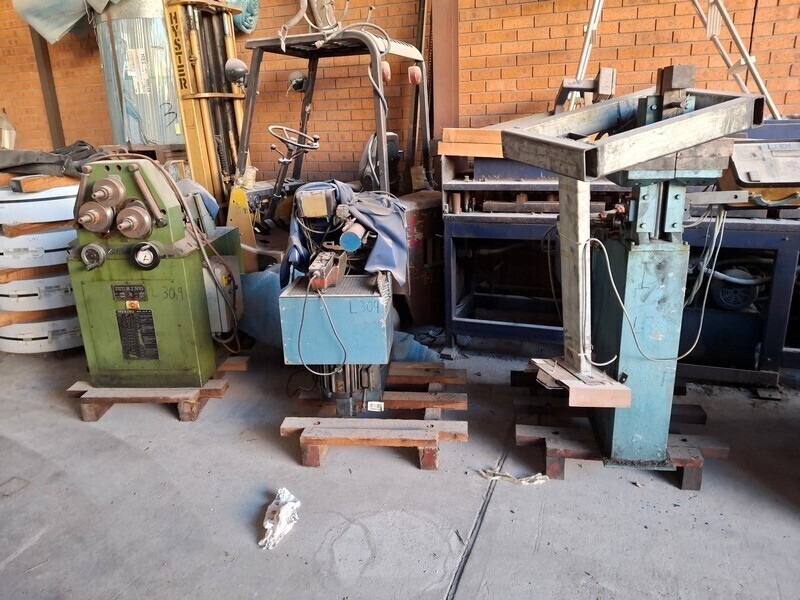 Assorted Tube Benders And Automatic Swager