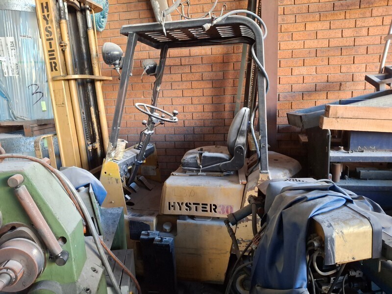 Hyster S30XL Forklift (Non-Functional)