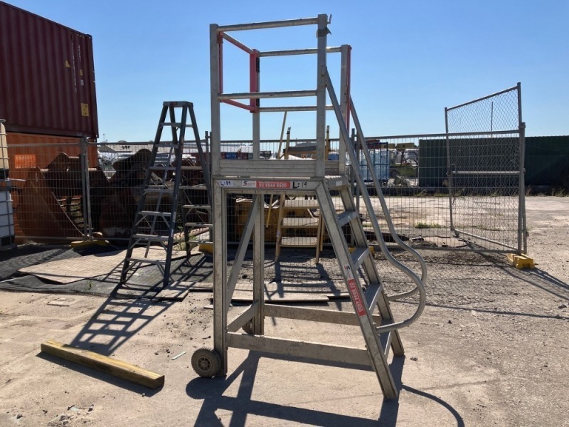Platform Ladder