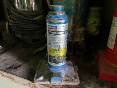 Assorted Hydraulic Hand Jacks - 2