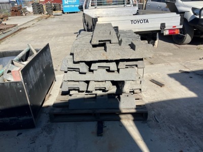 Pallet Of Precast Concrete Temporary Fence Ballast Blocks - 2