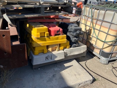Pallet Of Temporary Fence Feet - 7