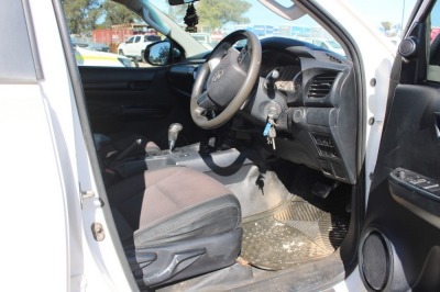 2017 Toyota Hilux 8 Gen SR GUN126R - 6