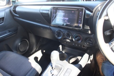2017 Toyota Hilux 8 Gen SR GUN126R - 13