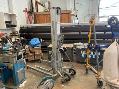 Genie Material Lifter - 2