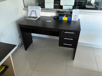 Single Pedestal Desk