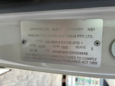 2019 Hino 300 Tray Truck - 8