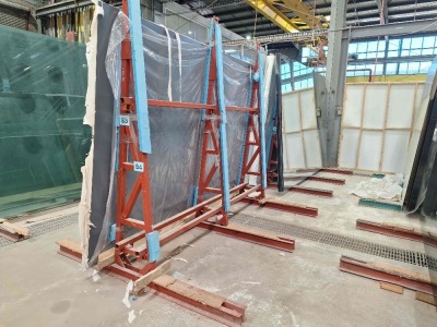 Glass Stand - 4