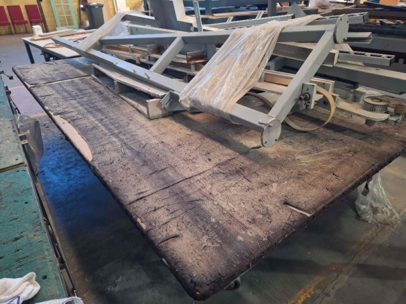 Cutting Table