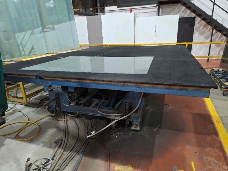 Glass Tilting Air Table