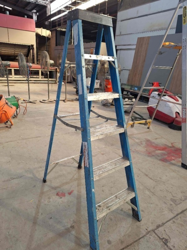 Step Ladder