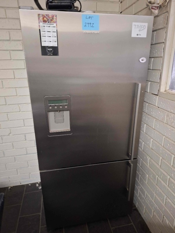 Refrigerator